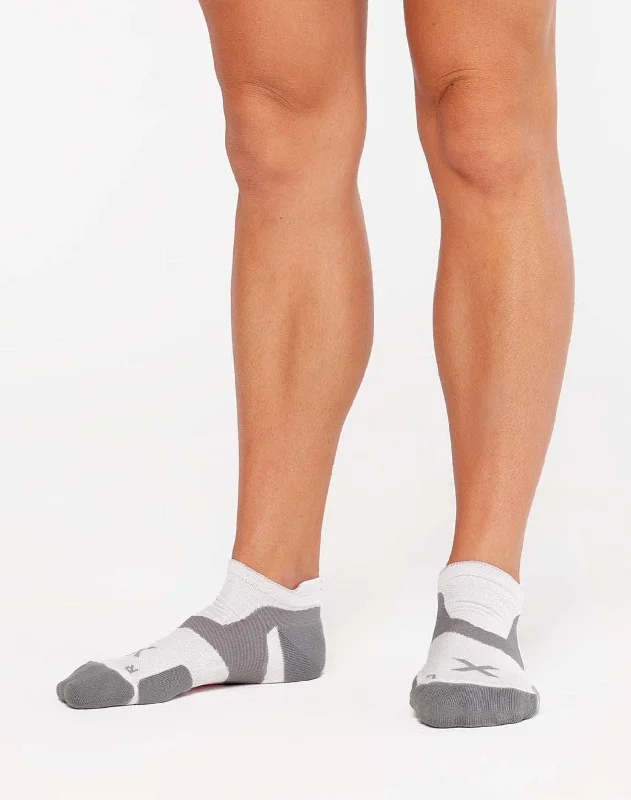 Quick - dry bikini briefs for beach activities 2XU Women's Vectr Ultra Light No Show Socks - White Grey Quick - dry bikini briefs for beach activities 2XU Women's Vectr Ultra Light No Show Socks - White Grey