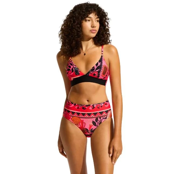 Metallic bikini briefs for a glamorous touch SEAFOLLY - Atlantis Banded Bralette & High Waisted Bikini Set Metallic bikini briefs for a glamorous touch SEAFOLLY - Atlantis Banded Bralette & High Waisted Bikini Set