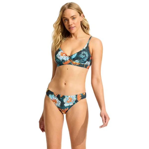 Satin - finish bikini briefs for a luxurious feel SEAFOLLY - Spring Festival Twist Front Bralette & Hipster Bikini Set Satin - finish bikini briefs for a luxurious feel SEAFOLLY - Spring Festival Twist Front Bralette & Hipster Bikini Set