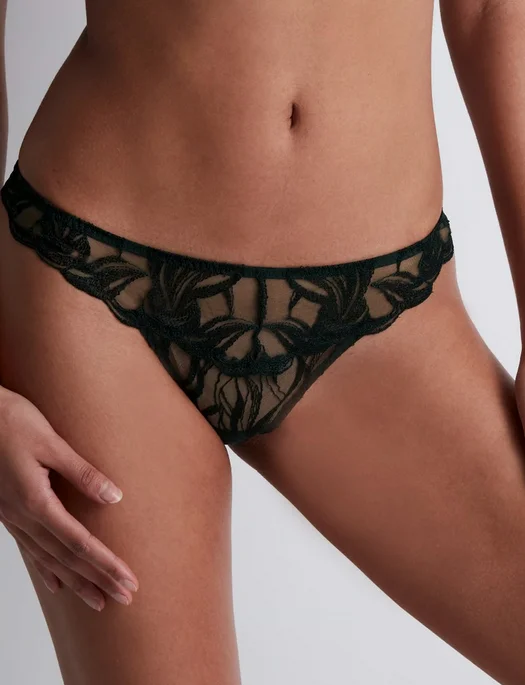 Seamless shaper for a no - show look under clothes​ Aubade Into the Groove Thong