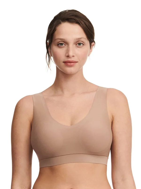 Bra with a cotton - lined cup for a natural and soft feel CHANTELLE C16A10 SoftStretch Padded V-Neck Bra Bra with a cotton - lined cup for a natural and soft feel CHANTELLE C16A10 SoftStretch Padded V-Neck Bra