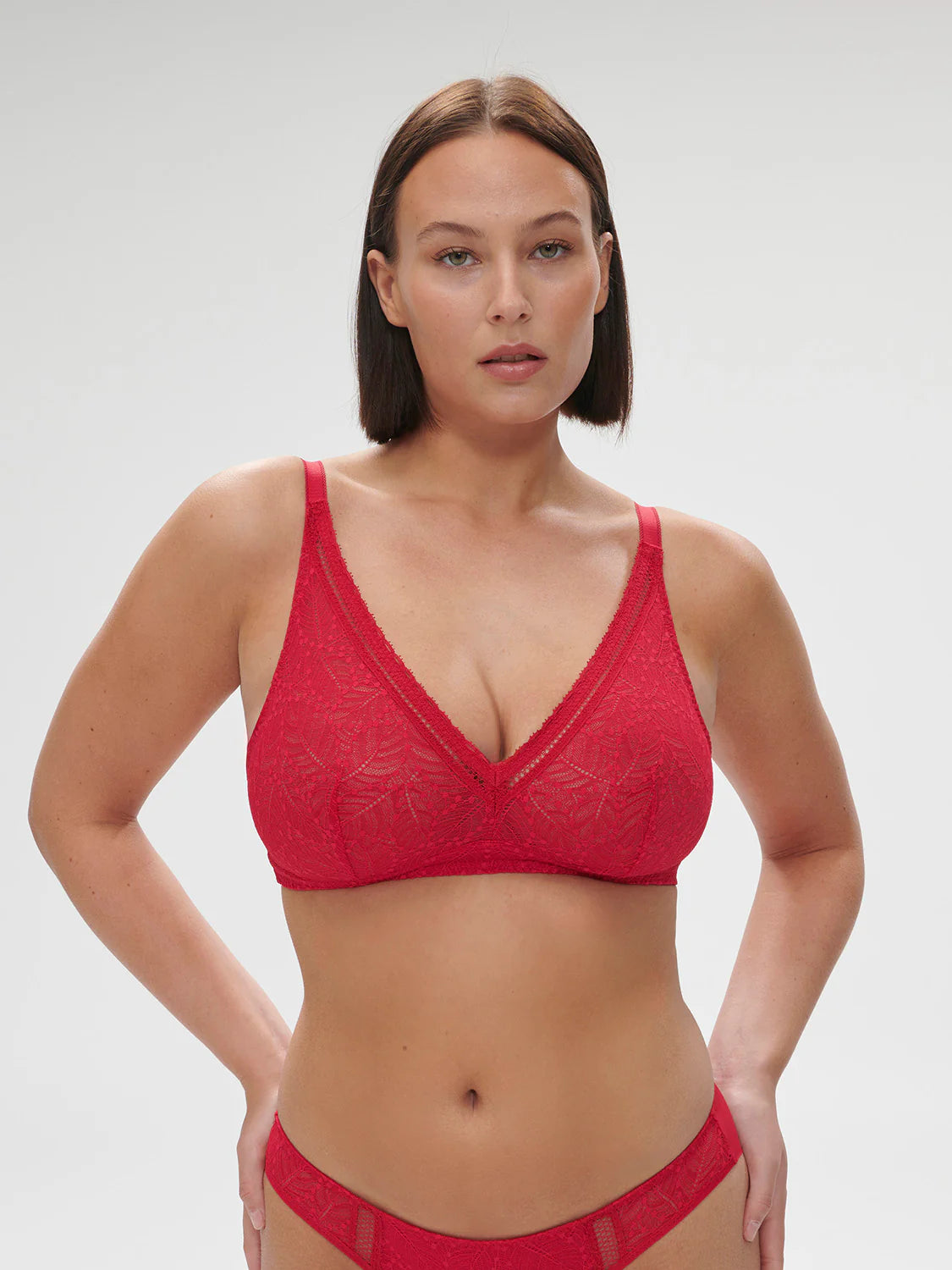 Strapless bras for wearing with strapless tops and dresses Comete Wireless Bra In Ruby Pink - Simone Perele Strapless bras for wearing with strapless tops and dresses Comete Wireless Bra In Ruby Pink - Simone Perele