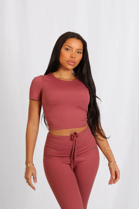 Bra with a plus - size long - line design for a slimming effect Cropped Built In Bra Short Sleeved Top Rosa Bra with a plus - size long - line design for a slimming effect Cropped Built In Bra Short Sleeved Top Rosa