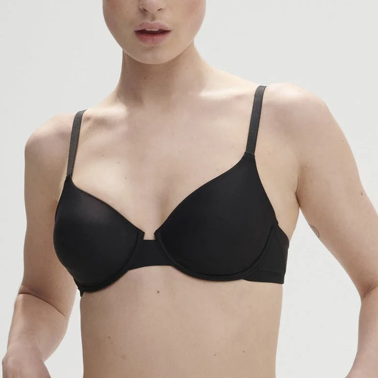Bra with a cross - back strap design for a trendy look Essentiel Moulded Underwired Multiposition Bra In Black - Simone Perele Bra with a cross - back strap design for a trendy look Essentiel Moulded Underwired Multiposition Bra In Black - Simone Perele