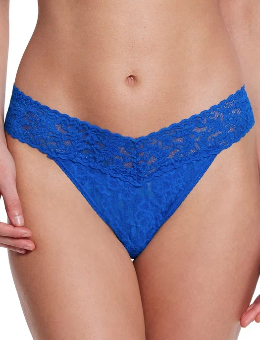 Shaper for a prom dress to create an elegant look Hanky Panky Signature Lace Original Rise Thong Shaper for a prom dress to create an elegant look Hanky Panky Signature Lace Original Rise Thong