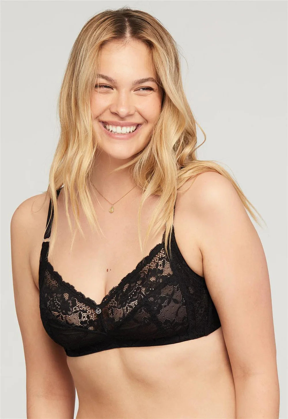 Bra with a wireless memory foam cup for ultimate comfort Montelle 9325 Halo Wire-free Bra in Black Bra with a wireless memory foam cup for ultimate comfort Montelle 9325 Halo Wire-free Bra in Black