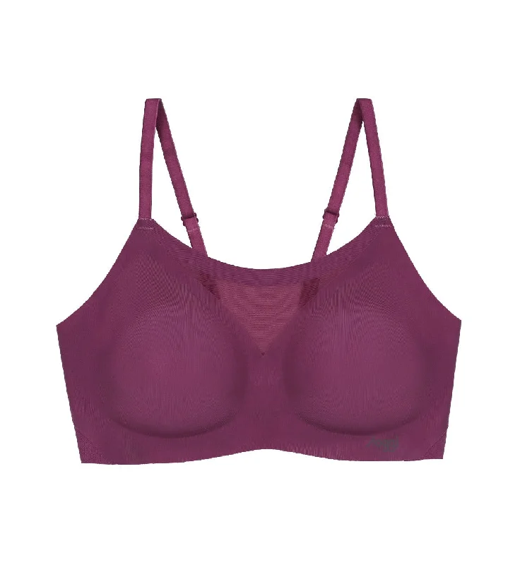 Convertible bras with adjustable straps for versatile styling​ SLOGGI ZERO FEEL AIR BRALETTE