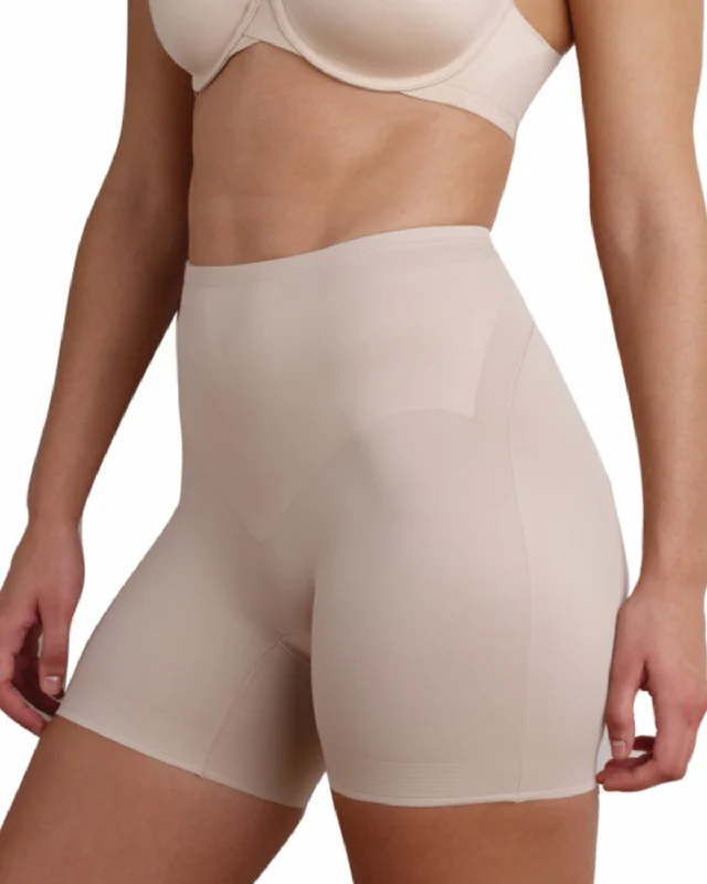 Shaper with adjustable straps for a customized fit TC® Shapewear adJUST Perfect® Waistline Boy Short - 4176 Shaper with adjustable straps for a customized fit TC® Shapewear adJUST Perfect® Waistline Boy Short - 4176