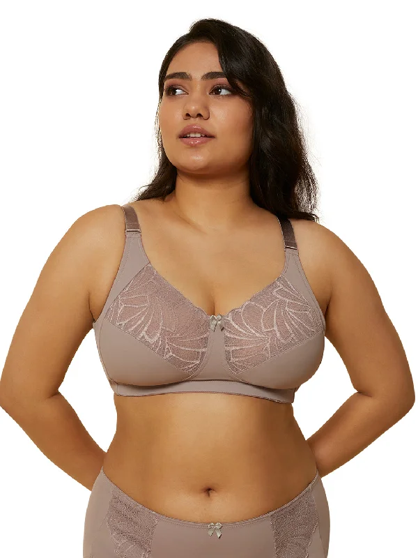 Bra with a plunge neckline for low - cut tops Triumph-100I610 Gorgeous Full Cup Everyday Bra Non Padded Wired Bra with a plunge neckline for low - cut tops Triumph-100I610 Gorgeous Full Cup Everyday Bra Non Padded Wired