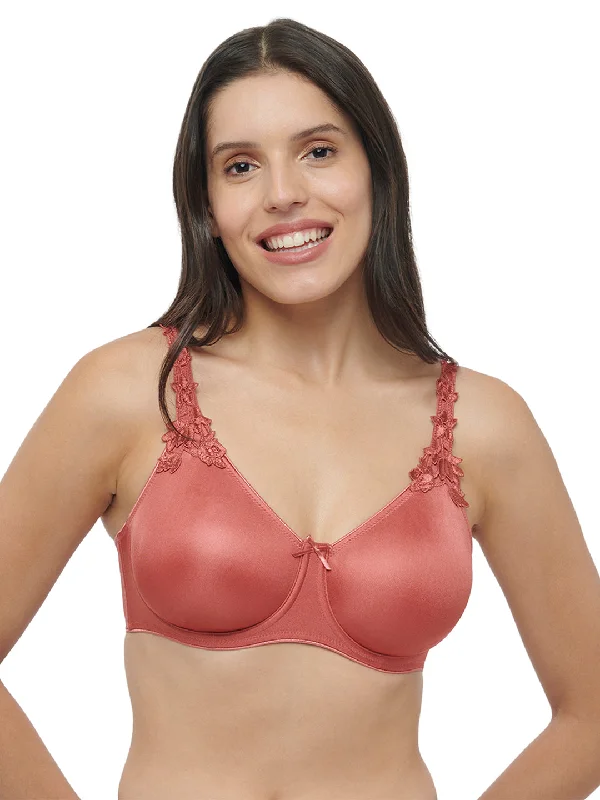 Bra with a push - up insert for extra cleavage on demand TRIUMPH-150I669 Minimizer 21 Wired Non Padded Comfortable High Support Big-Cup Bra Bra with a push - up insert for extra cleavage on demand TRIUMPH-150I669 Minimizer 21 Wired Non Padded Comfortable High Support Big-Cup Bra