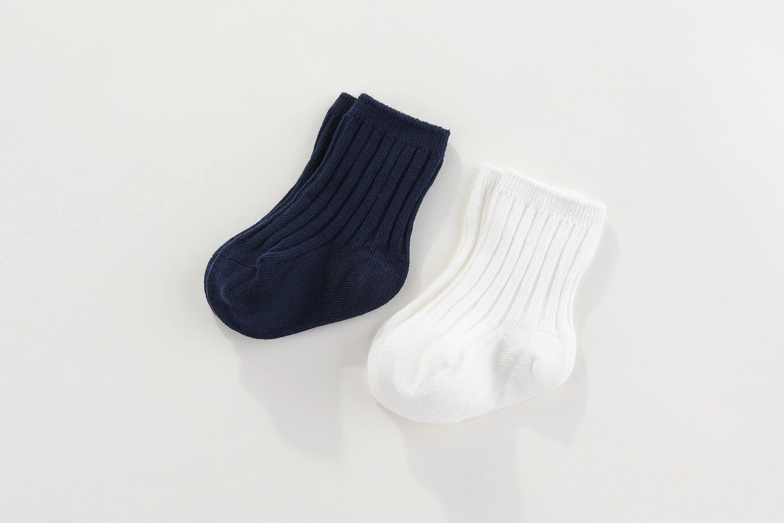 Women's Tights with Rhinestones Crew Ribbed Socks 2pk - White/Navy